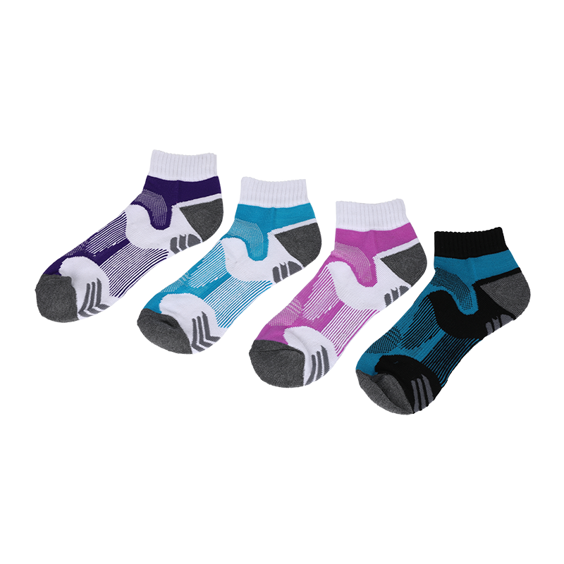 Snabbtorkande fukttransporterande atletiska strumpor sport quarter strumpor med andas mesh design